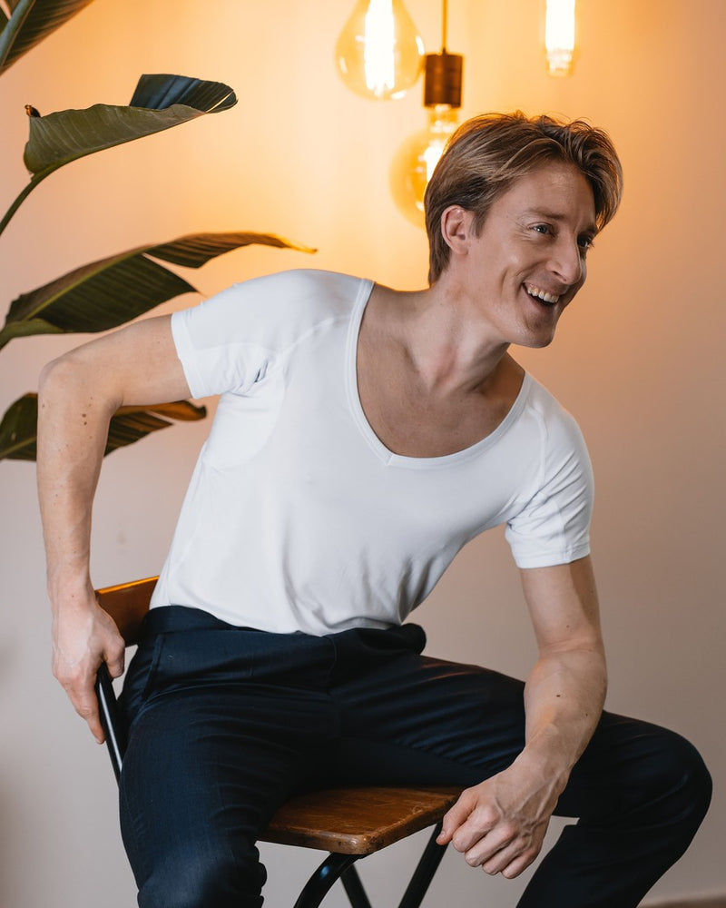 Secondary color__wit+neck__diepe v-hals